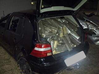 Droga foi encontrada no interior de um veículo com placas de Campo Grande. (Foto: Divulgação/PRF)