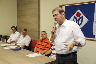 Bernal apresentou nomes de pré-candidatos em reunião estadual do partido (Foto: Marcos Ermínio)