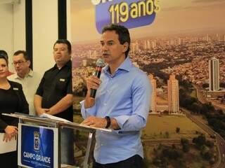 Prefeito de Campo Grande, Marquinhos Trad, durante discurso. (Foto: Marina Pacheco/Arquivo).