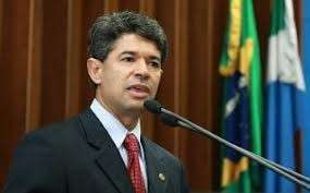 Deputado defende a cria&ccedil;&atilde;o de centro de refer&ecirc;ncia para dependentes em MS