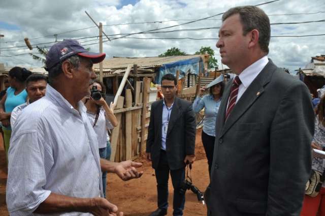 Juiz visita e considera favela local impr&oacute;prio para moradia de fam&iacute;lias