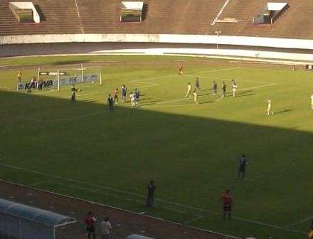 Com tr&ecirc;s de Careca, Cene vence Serc por 3 a 1 e abre vantagem na ponta