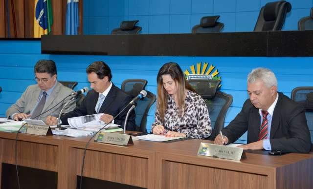 Por causa da Copa, operadoras de celular pedem adiamento de audi&ecirc;ncia na CPI