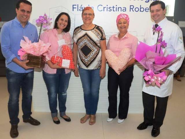 Volunt&aacute;rias do projeto &quot;Almofada do Cora&ccedil;&atilde;o&quot; s&atilde;o homenageadas