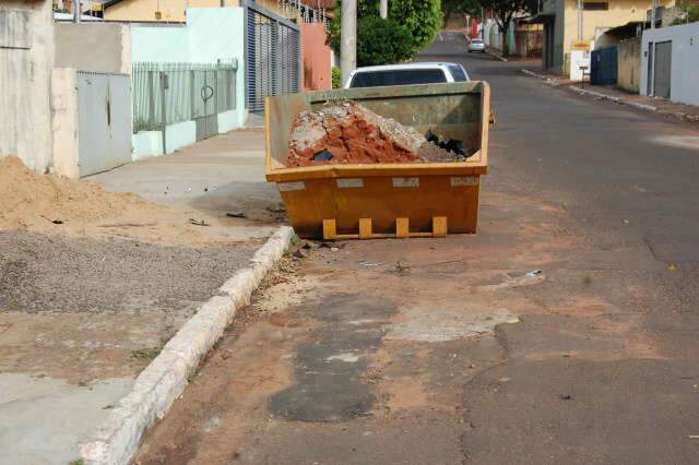  Motociclista de 19 anos morre ap&oacute;s bater em poste na Via Morena