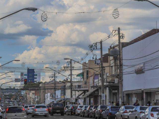 Ainda é Natal em trecho de rua no Centro de Campo Grande