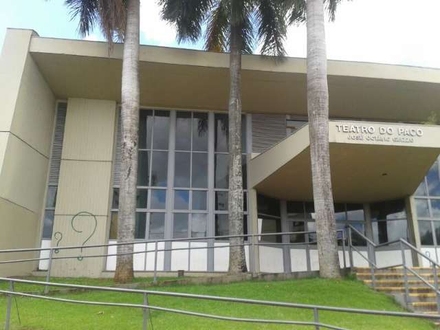 Pichadores n&atilde;o se intimidam e vandalizam teatro do Pa&ccedil;o Municipal