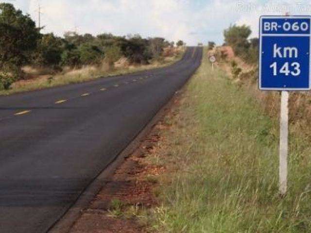 Condutor que capotou carro durante obras na BR-060 ser&aacute; indenizado em R$ 40 mil