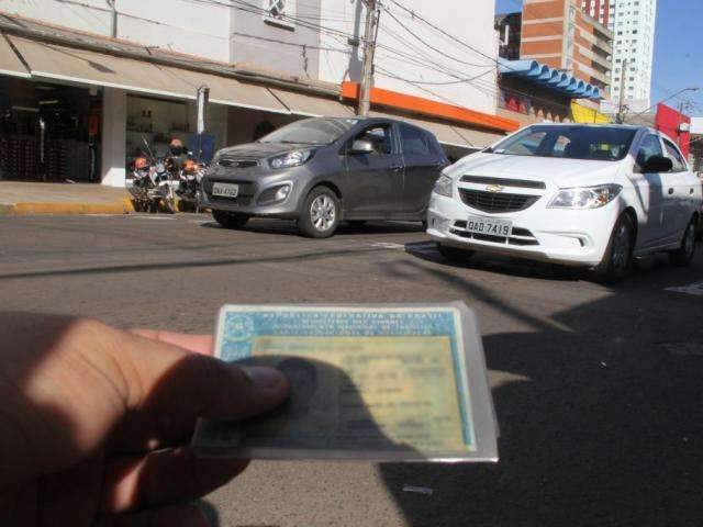 Comiss&atilde;o aprova projeto de lei pelo fim da multa para quem esquece a CNH