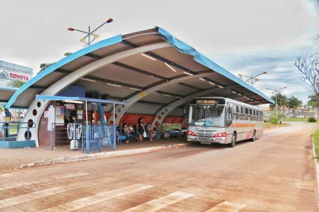 Com frota &ldquo;vencida&rdquo; e fiscaliza&ccedil;&atilde;o prec&aacute;ria, vistoria de &ocirc;nibus &eacute; adiada