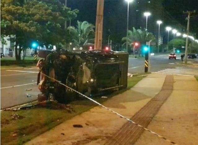 Promotora quer que estudante indenize filho de advogada morta em acidente