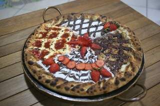 Cliente pode combinar até quatro sabores doces em uma só pizza (Foto: Paulo Francis)
