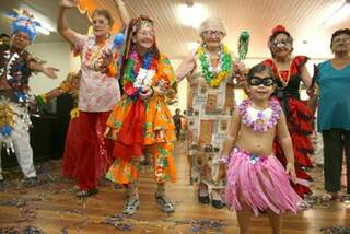 O baile carnavalesco no Centro de Convivência Vovó Ziza já é tradição. (Foto: Divulgação)