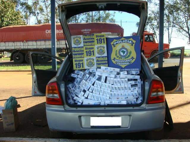  Casal &eacute; preso ap&oacute;s abandonar carro lotado de cigarro contrabandeado na BR-163