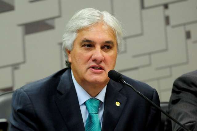 Delcidio confirma que amanh&atilde;  presidente Dilma anuncia novos cortes
