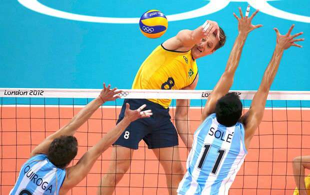  Brasil vence a Argentina e avan&ccedil;a as semifinais do v&ocirc;lei masculino 