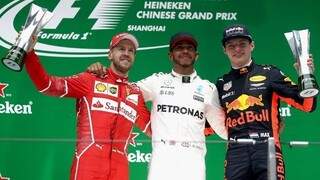 Hamilton, Vettel e Verstappen formaram o pódio na China. (Foto: Divulgação/F1)