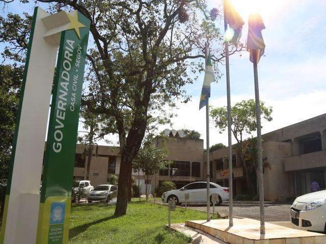 Sal&aacute;rio dos 70 mil servidores estaduais cai na conta nesta quarta-feira