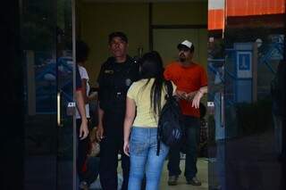 Universitários invadiram reitoria ontem à tarde (Foto: Cleber Gellio)