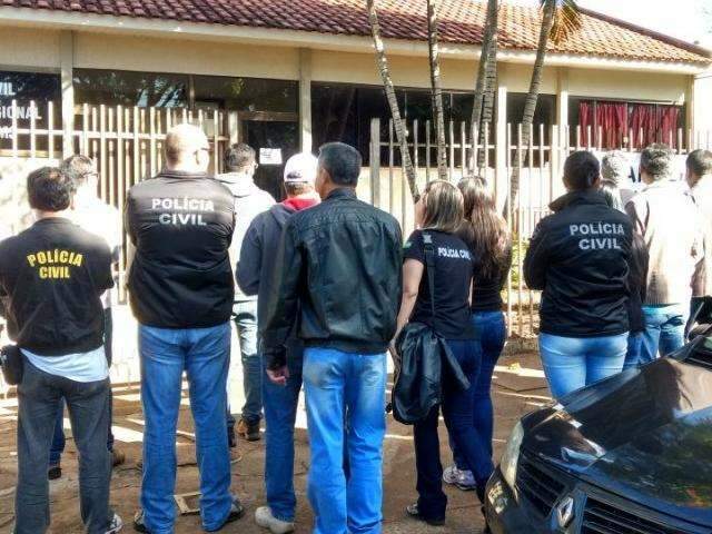 &Ocirc;nibus parados e bancos fechados na segunda maior cidade do Estado