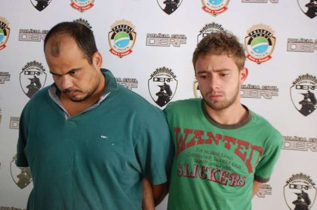 Homem &eacute; preso ao usar carro da namorada para roubar mulheres