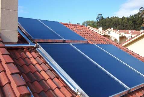 Pesquisadores querem melhorar eficiência de painéis solares e deixar mais barato