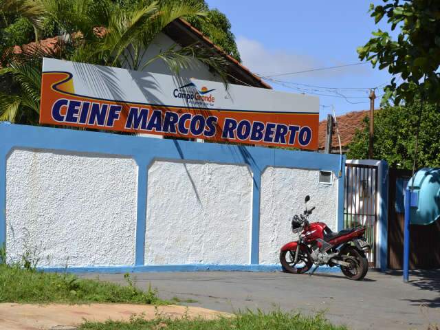  Com Ceinfs e Cras em greve, m&atilde;es buscam com quem deixar as crian&ccedil;as