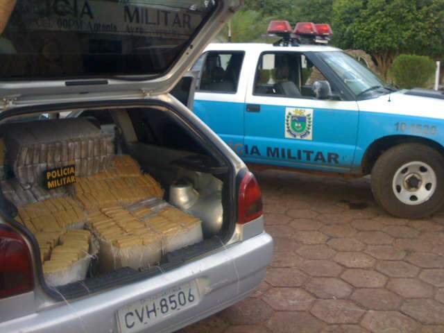  Homem abandona Gol com 235 quilos de maconha e foge para o Paraguai