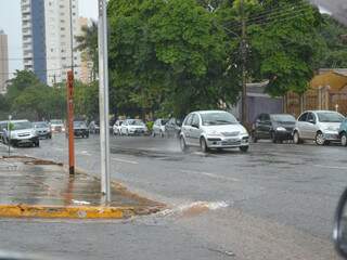 Trânsito na Antônio Maria Coelho também registrou transtornos. (Foto: Jeozadaque Garcia)