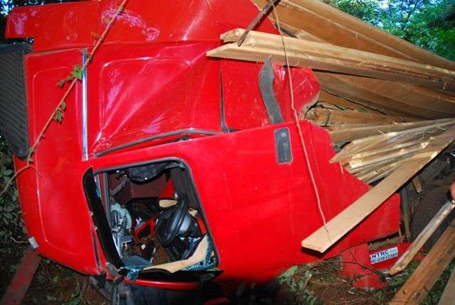 Rodovia BR-267 tem segundo acidente envolvendo ve&iacute;culos de carga pesada 