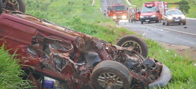  Acidente termina em morte na sa&iacute;da para Tr&ecirc;s Lagoas