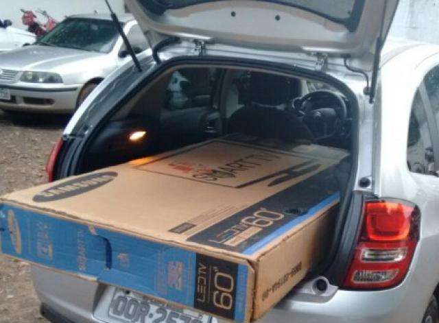 PM recupera ve&iacute;culos e descobre esconderijo de produtos roubados