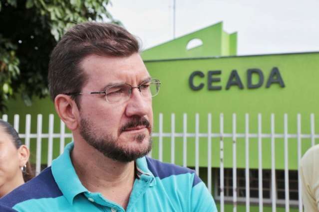 Familiares e alunos v&atilde;o &agrave; governadoria por reestrutura&ccedil;&atilde;o no ensino para surdos