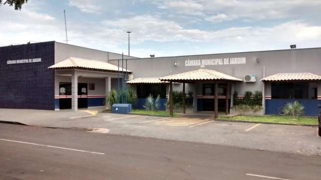 Jardim &eacute; a primeira C&acirc;mara a rejeitar projeto de redu&ccedil;&atilde;o de sal&aacute;rios