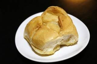 Um mais tradicional, o pão com manteiga, também é queridinho