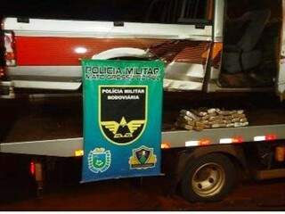 Camionete apreendida com droga pela Polícia Militar Rodoviária ontem. (Foto: Divulgação/PM)