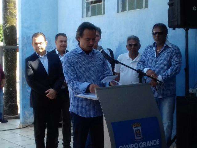 Pagamento integral dos servidores &eacute; prioridade na gest&atilde;o, diz prefeito