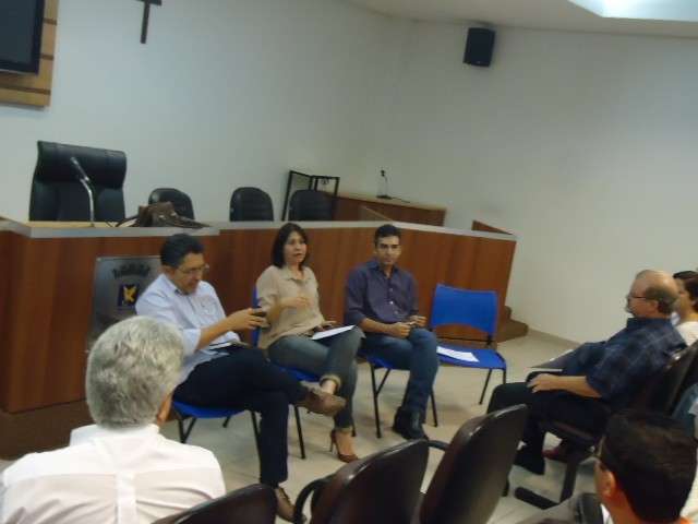 Com &oacute;rg&atilde;os pegando no p&eacute;, grupo quer conselho para discutir eventos