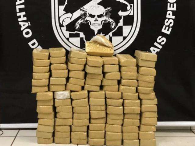 Ve&iacute;culo carregado com R$ 1 milh&atilde;o em coca&iacute;na &eacute; apreendido pelo Bope
