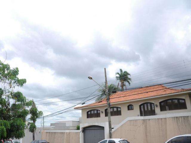 Muda o m&ecirc;s, mas a chuva vai continuar: MS tem 30 cidades em alerta