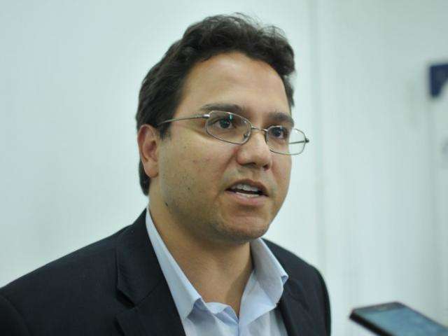 Secret&aacute;rio diz que Bernal &quot;pedalou&quot; em repasse para a Santa Casa