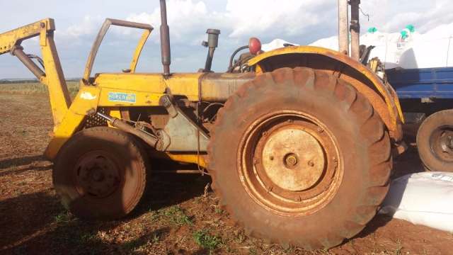 Irm&atilde;os s&atilde;o presos em flagrante por furto de trator em fazenda na fronteira