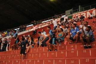 Público nos estádios caiu pela metade neste ano, conforme os borderôs divulgados pela FFMS (Foto: Paulo Francis)