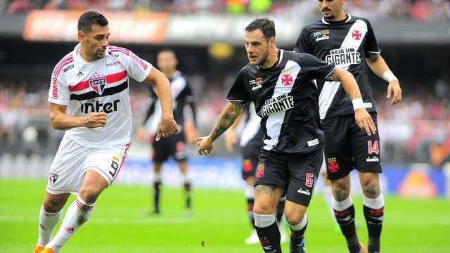 S&atilde;o Paulo vence o Vasco em casa e assume lideran&ccedil;a do Campeonato Brasileiro