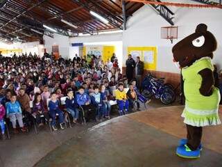 Alunos de escola no Oliveira participam de a&ccedil;&atilde;o sobre educa&ccedil;&atilde;o ambiental