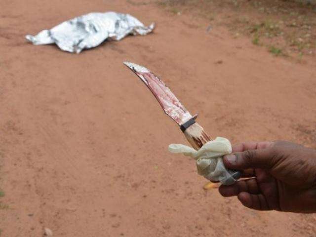 Jovem que matou mulher com facada no pesco&ccedil;o &eacute; liberada da pris&atilde;o 