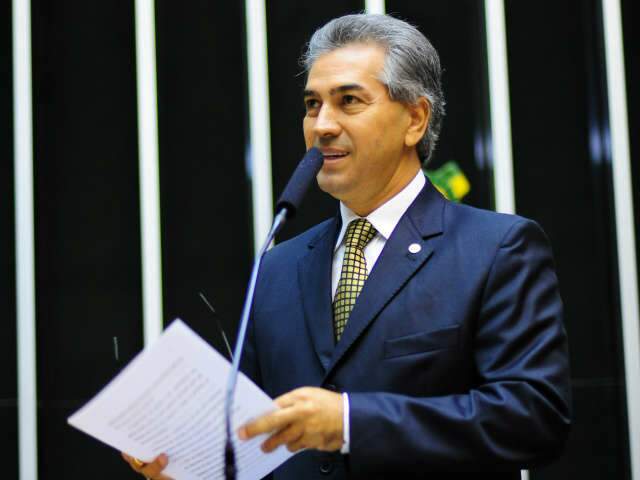  Debate sobre fortalecimento do setor de g&aacute;s natural &eacute; defendido por Azambuja