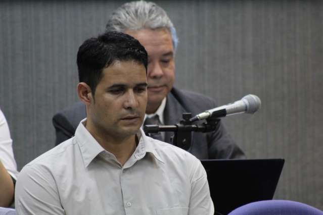 M&atilde;e perdoa assassino de jovem, mas espera que justi&ccedil;a seja feita