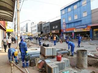 Operários intensificaram obras no trecho da última interdição (Foto: Paulo Francis)