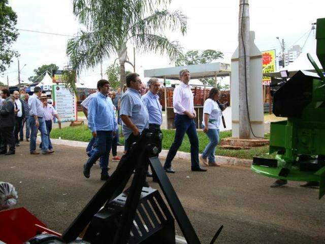 Governo anuncia compra de tratores e equipamentos para agricultura familiar